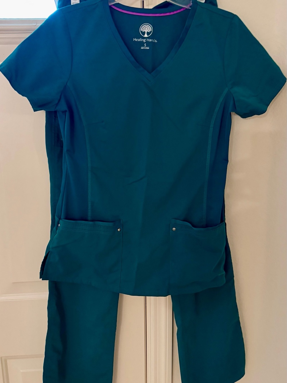 Healing Hands hunter, Green V-Neck Scrub Top